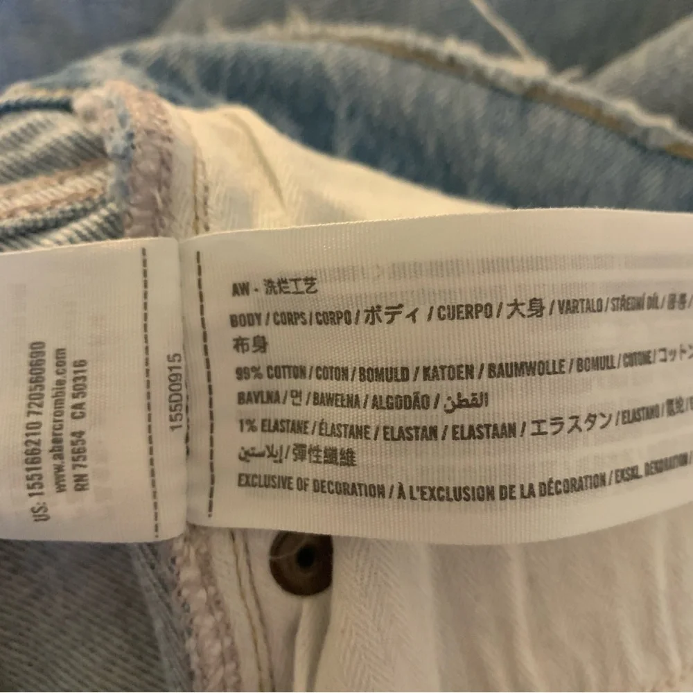 Alercrombie & Fitch Ultra High Rise 90s Straight Jean - Picture 7 of 9